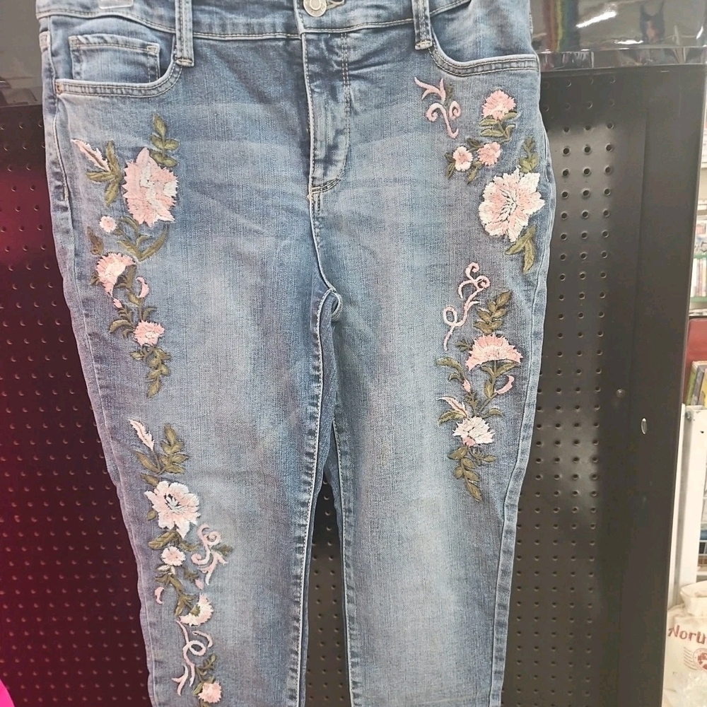 St. John's Bay Light Blue Jeans with Pink Floral Design Size 10